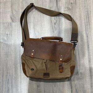 Classic Brown and Tan Men's Messenger Bag